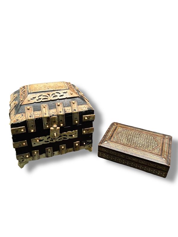 Due piccole scatole  (Manifattura orientale - XX  secolo)  - legno - Asta Brocantage - Summer Edition  - DAMS Casa d'Aste