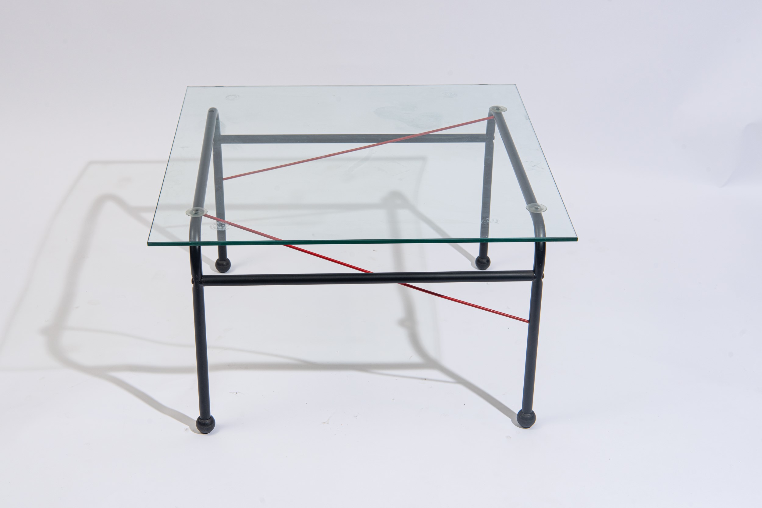 Design Sweden, Slim Innovator — Tavolino da caffè mod. "Black and red"