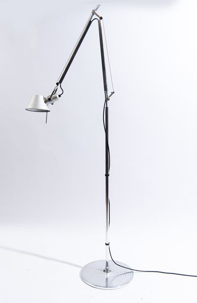 Lampada da terra mod. 'Tolomeo', alluminio e acciaio
