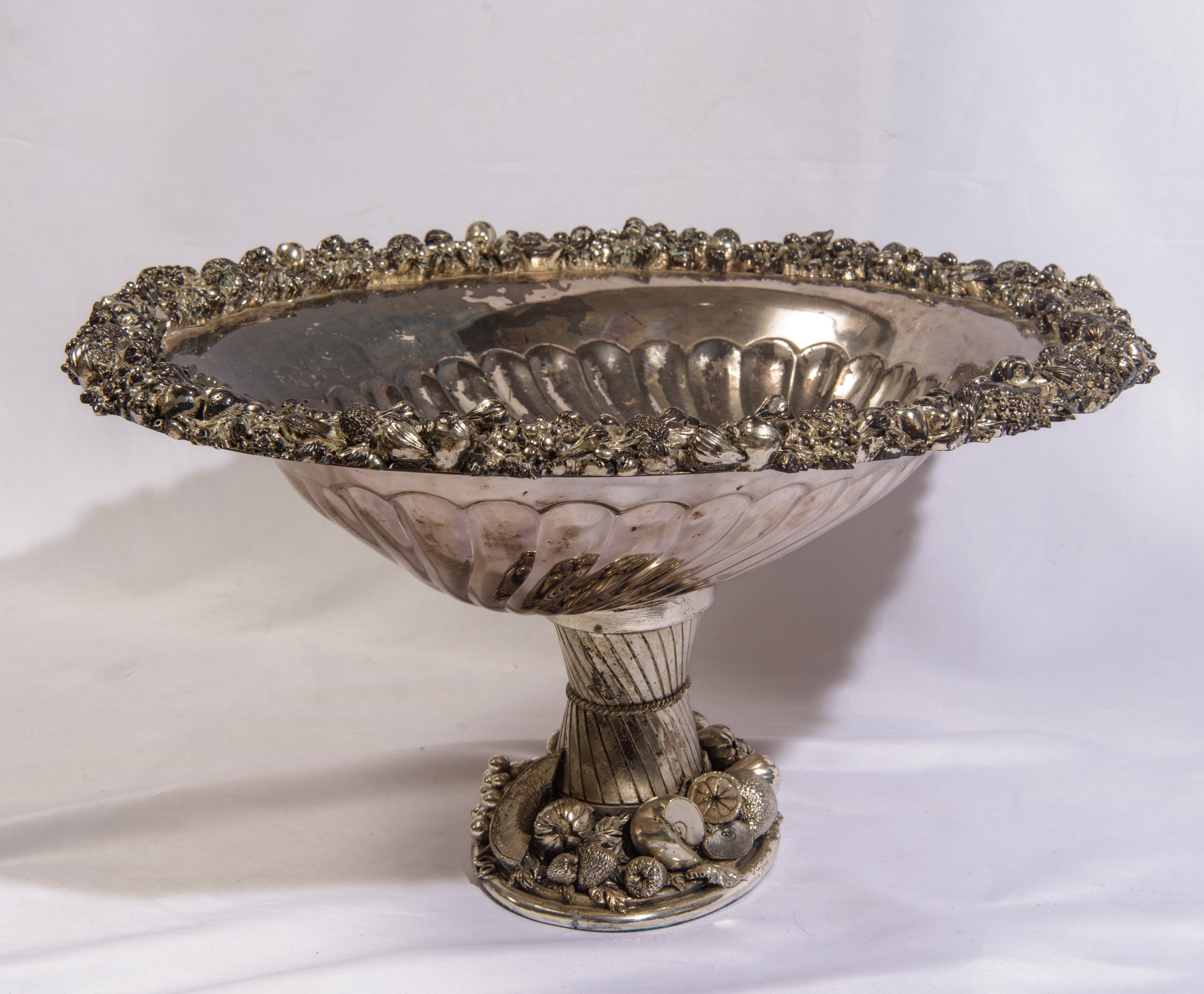 Centrotavola in metallo argentato