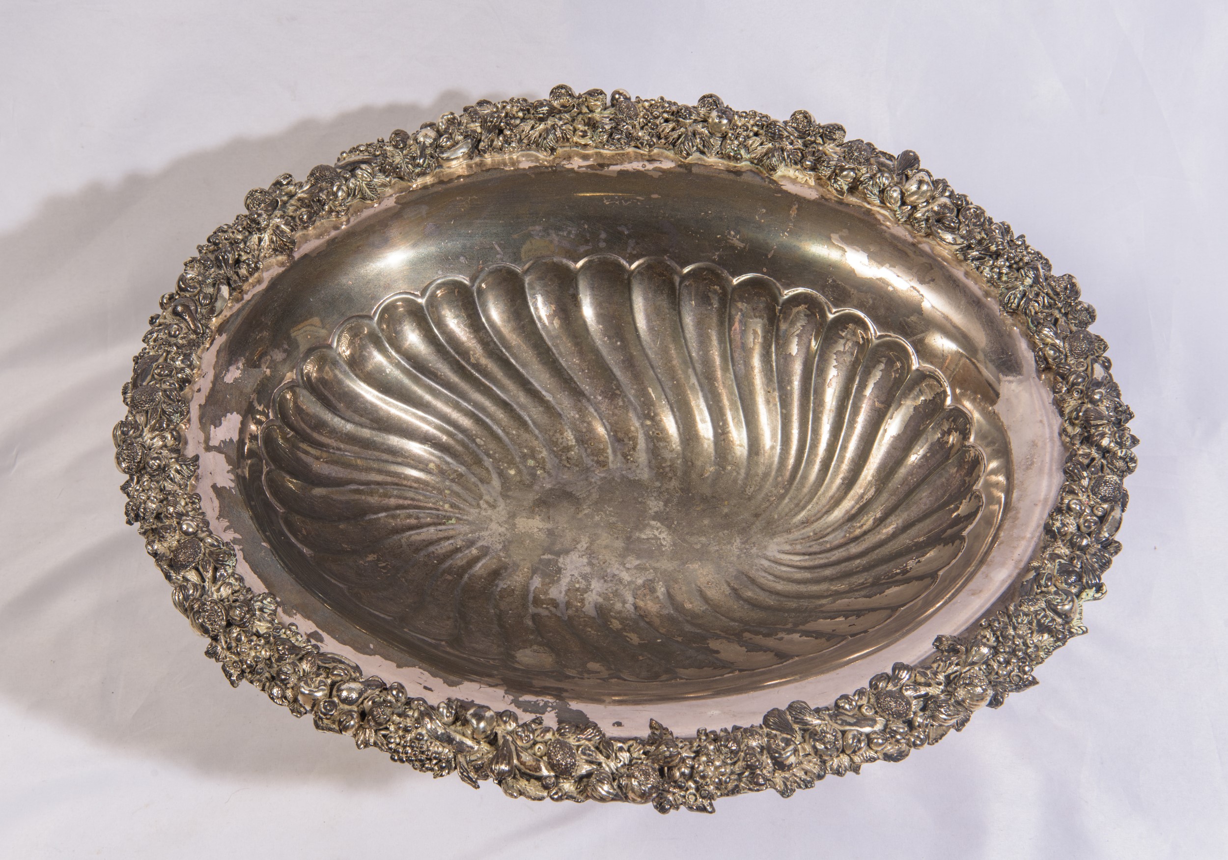 Centrotavola in metallo argentato