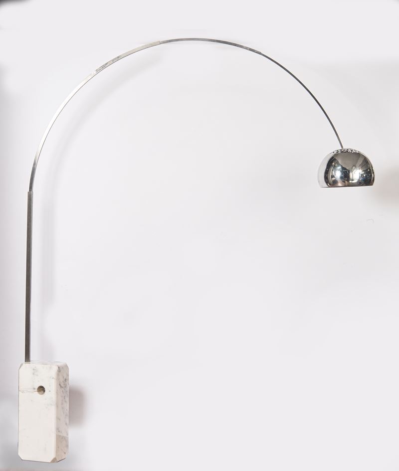 Achille Castiglioni - Lampada da terra mod. 'Arco' in alluminio e marmo