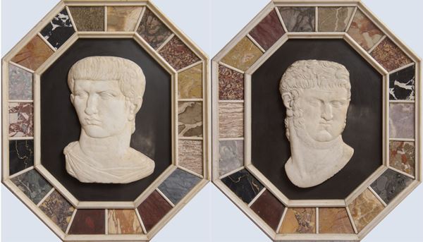 Coppia di bassorilievi di forma ottagonale