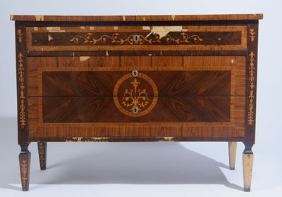 Comò a tre cassetti, legno di rosa, bosso e palissandro, Italia, metà XIX secolo