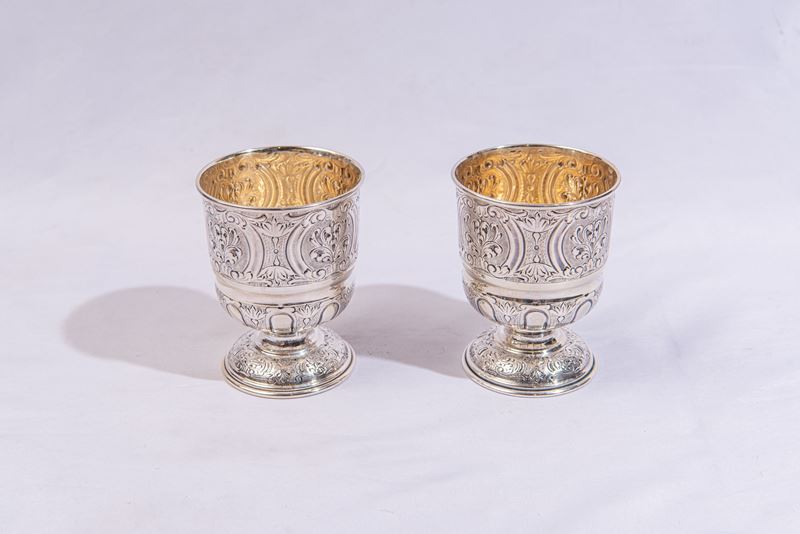 Coppia di bicchieri in argento