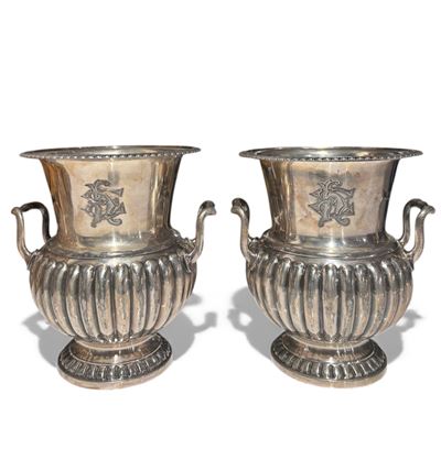 Coppia di vasi, metallo argentato, Inghilterra, fine XIX secolo