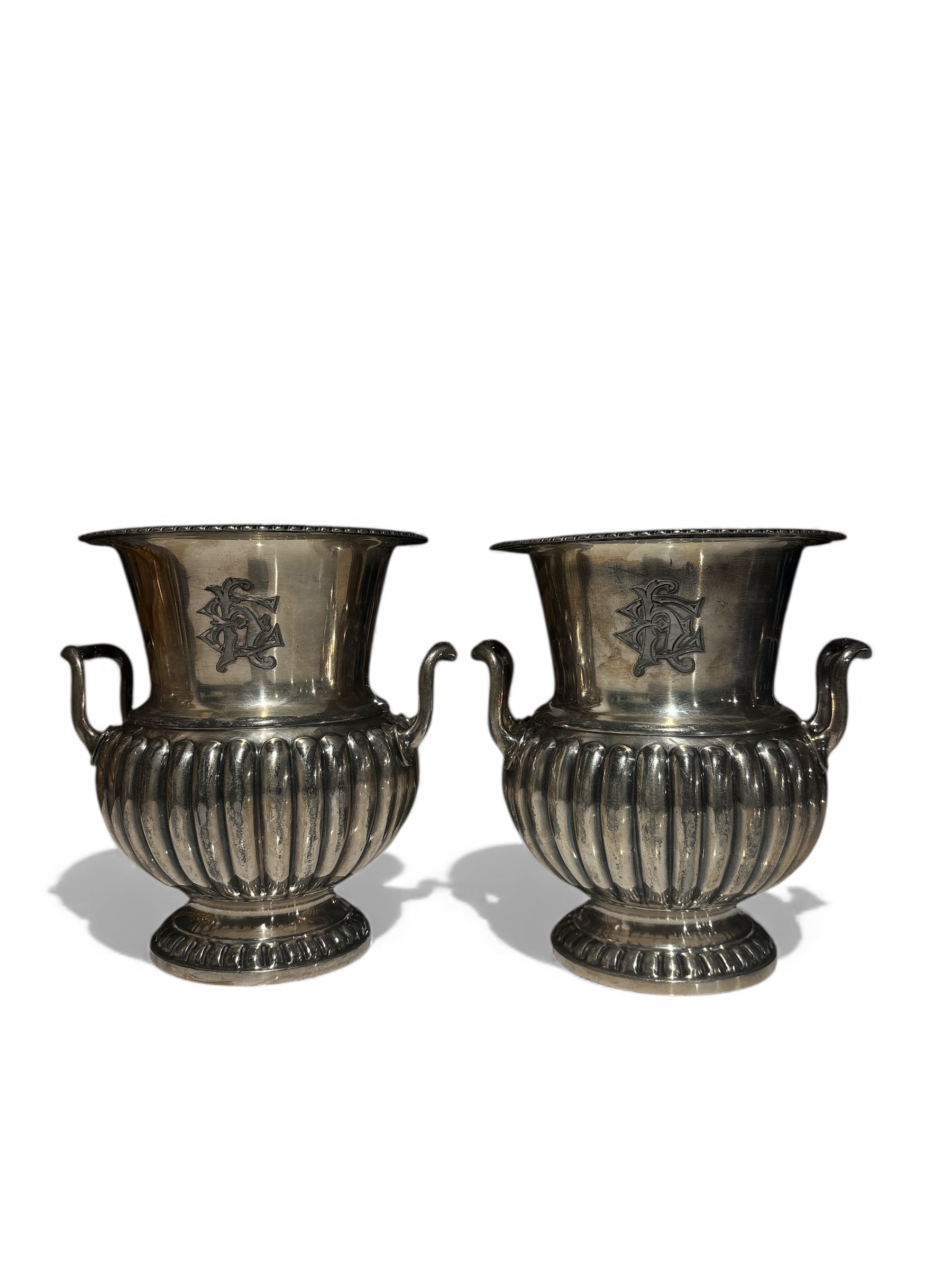 Coppia di vasi, metallo argentato, Inghilterra, fine XIX secolo
