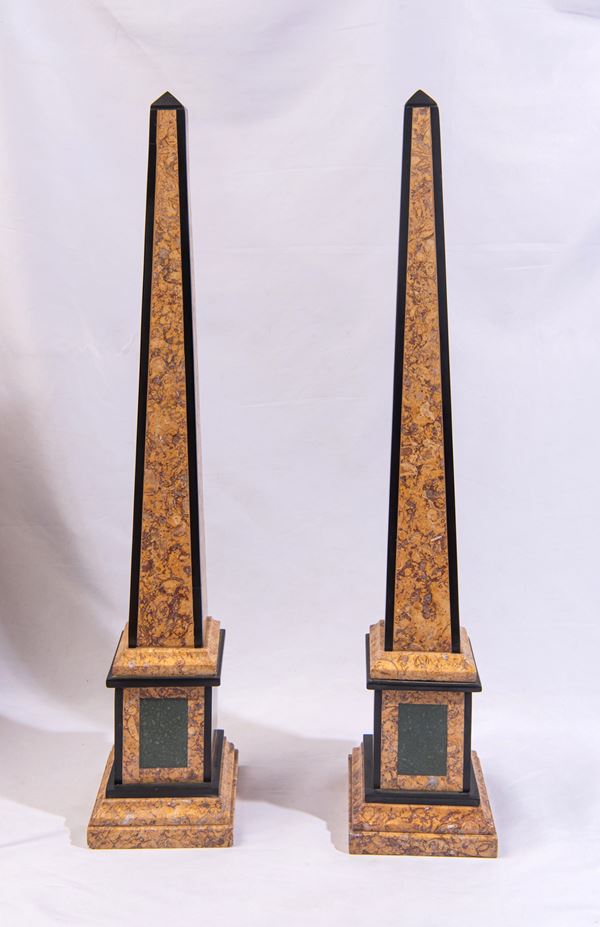 Coppia di obelischi
