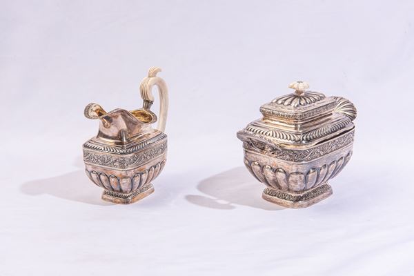 Lattiera e biscottiera in argento