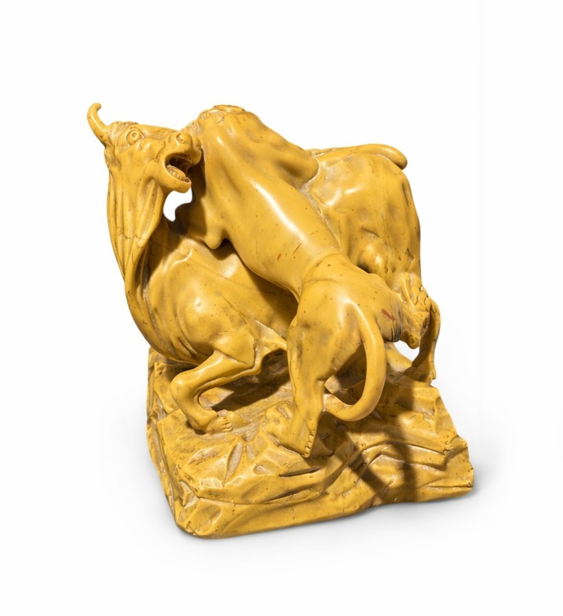 Scultura italiana del XIX secolo, Lotta tra fiere in marmo giallo antico