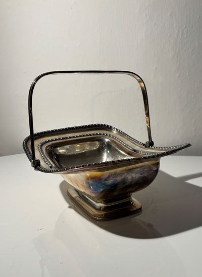 Cestino con manico mobile, metallo argentato, Londra, fine XIX - inizio XX secolo