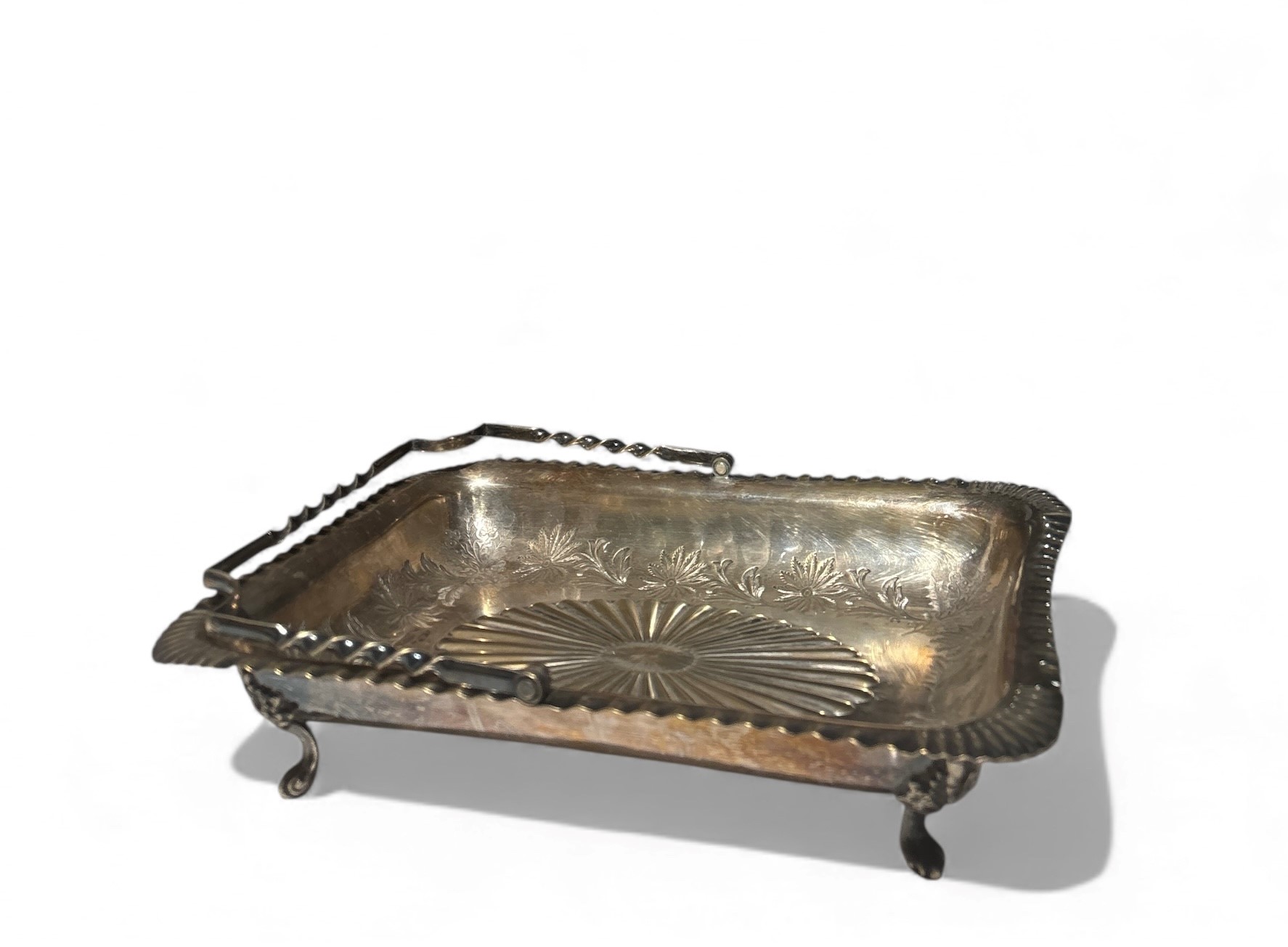 Cestino decorato in metallo argentato, Inghilterra, fine XIX - inizio XX secolo