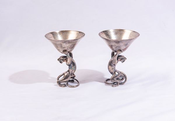 Coppia di coppe in metallo argentato