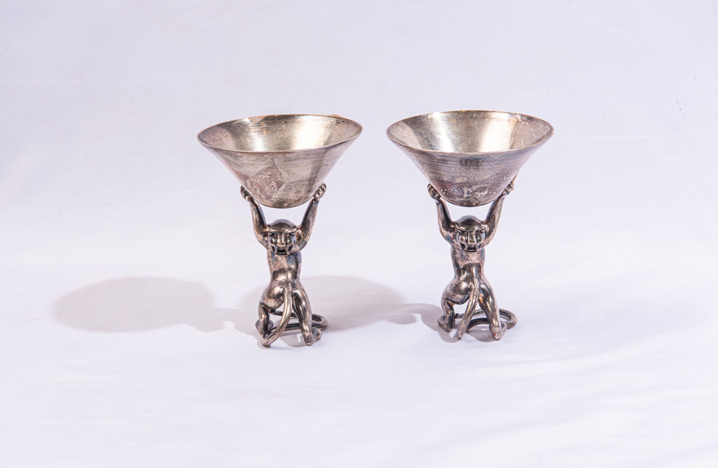 Coppia di coppe in metallo argentato