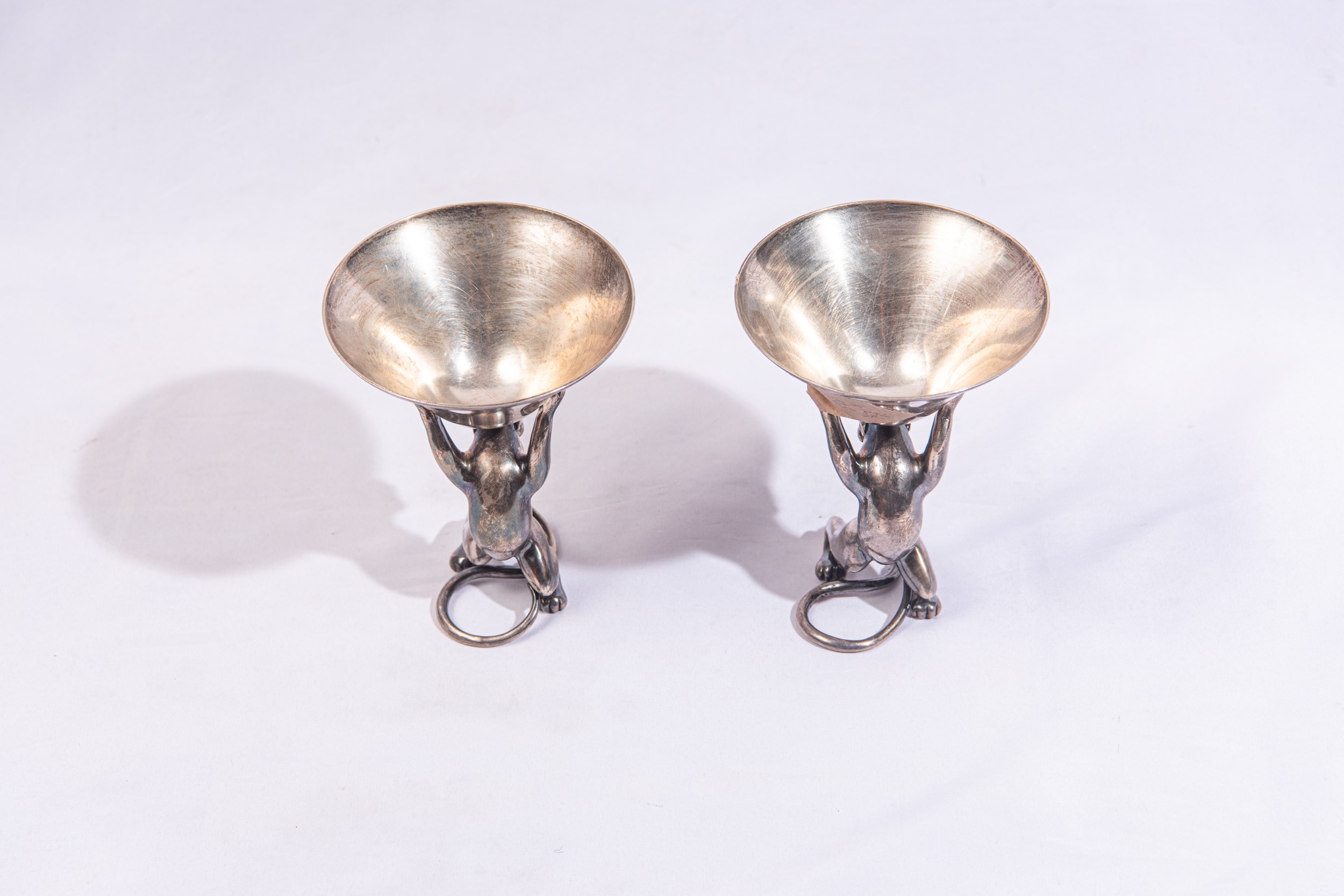 Coppia di coppe in metallo argentato