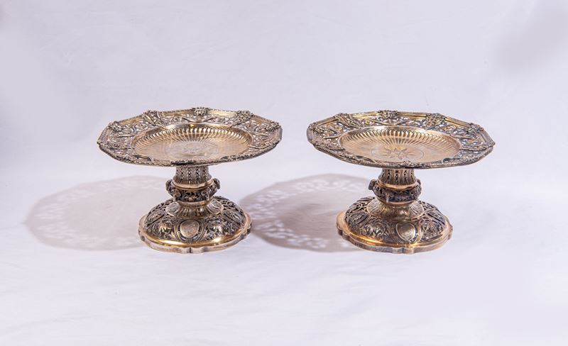 Coppia di alzatine in metallo argentato