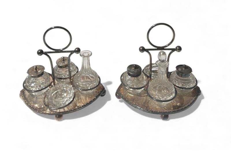 Coppia di cruettes in metallo argentato