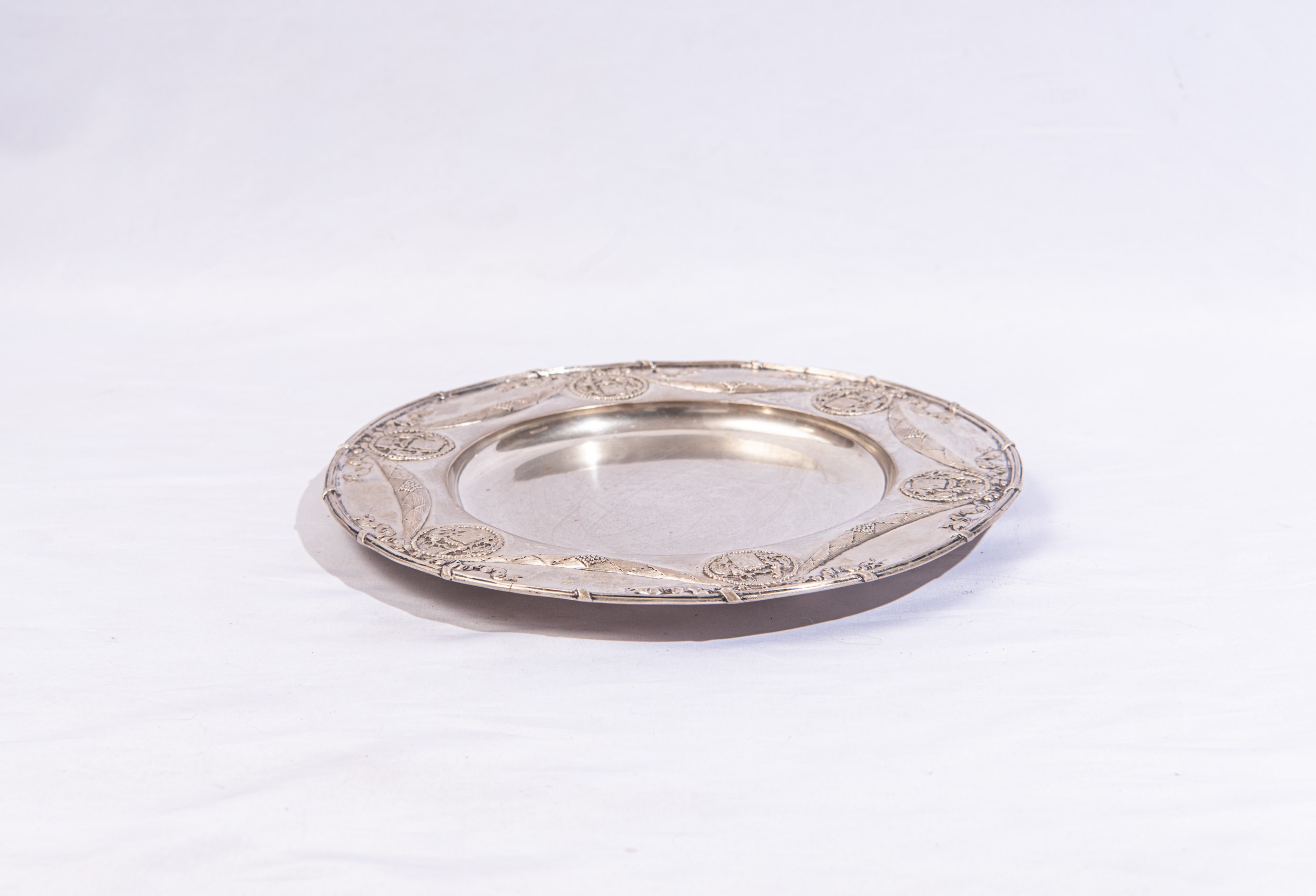 Piatto in argento peso 450 gr