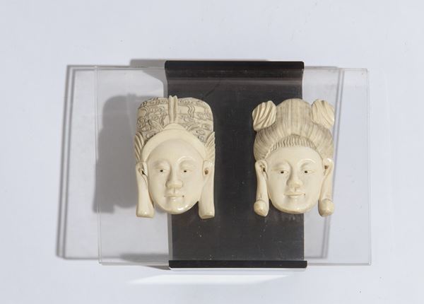 Coppia di maschere raffiguranti imperatore e imperatrice