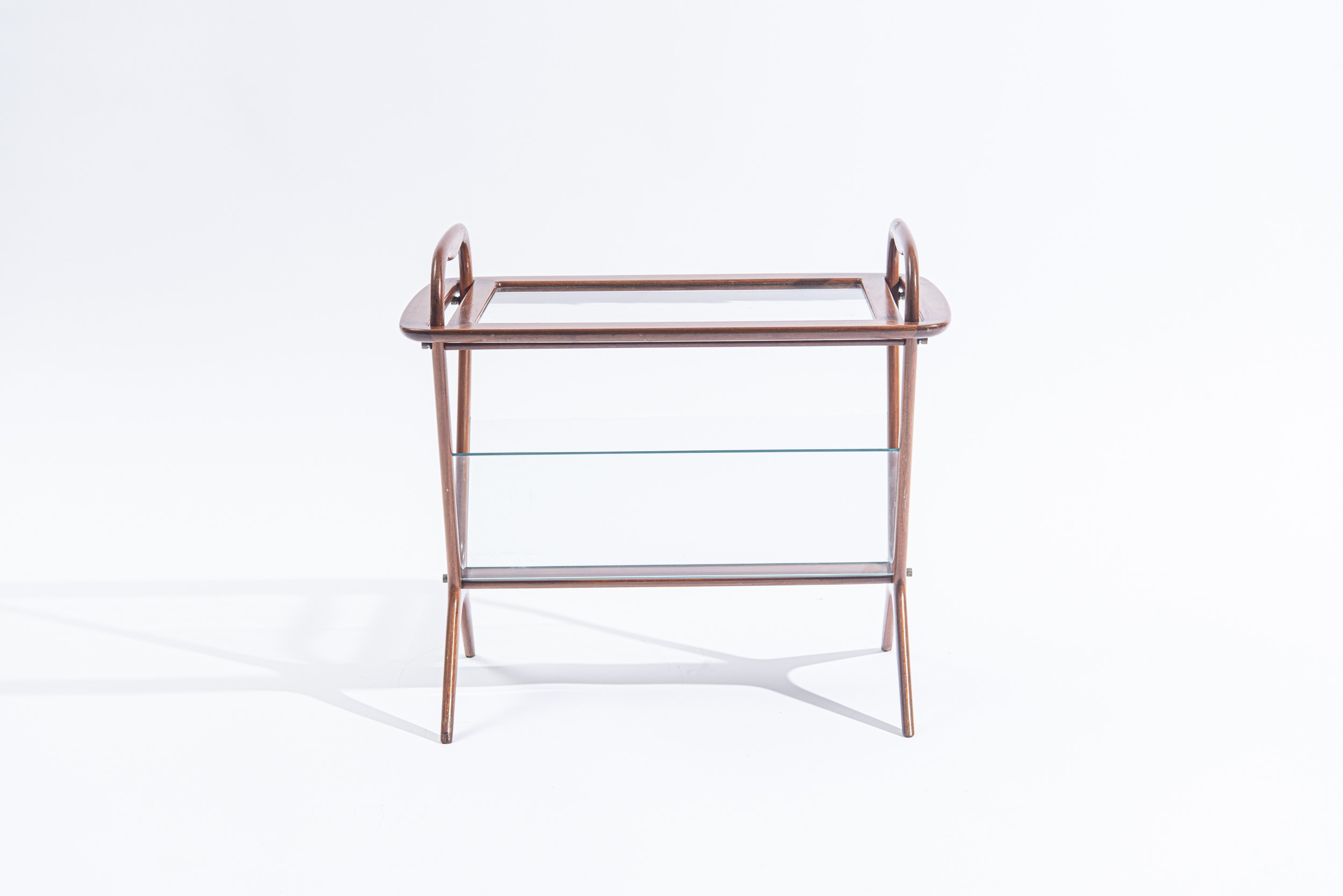 Ico Parisi - Tavolino portariviste, mod. 221, legno di mogano e cristallo molato, 1954
