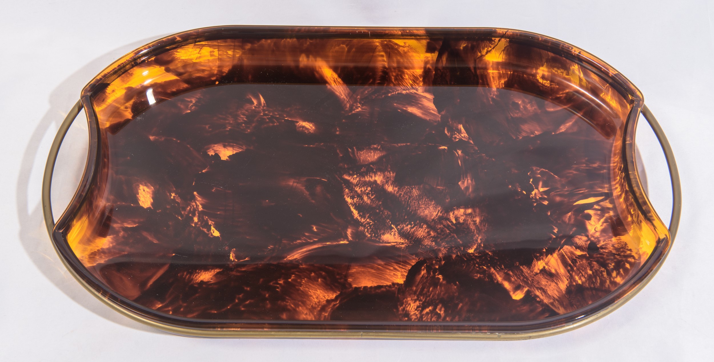 Guzzini, Vassoio in lucite e bronzo