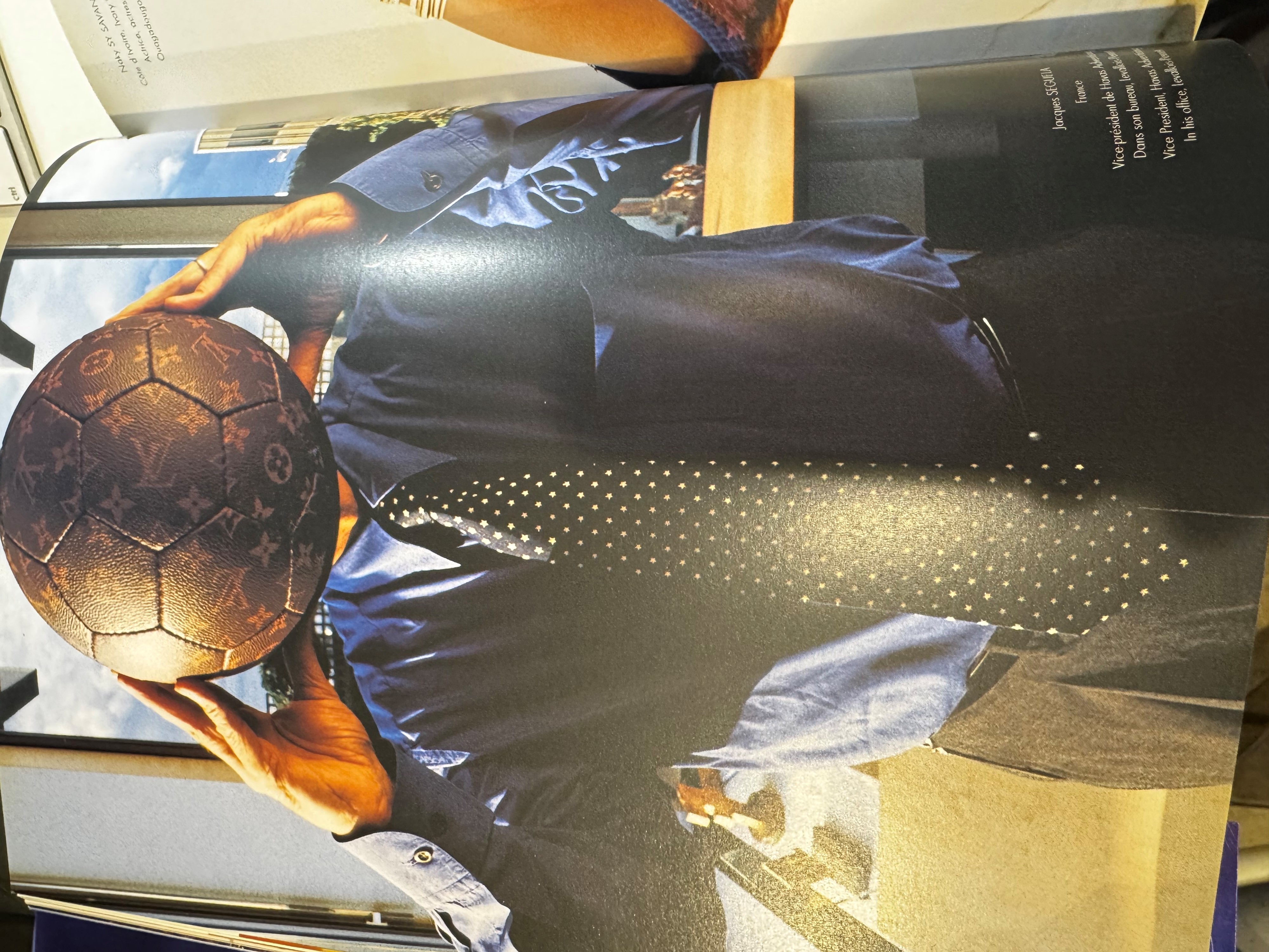 Libro- Louis Vuitton “Rebonds” Unicef