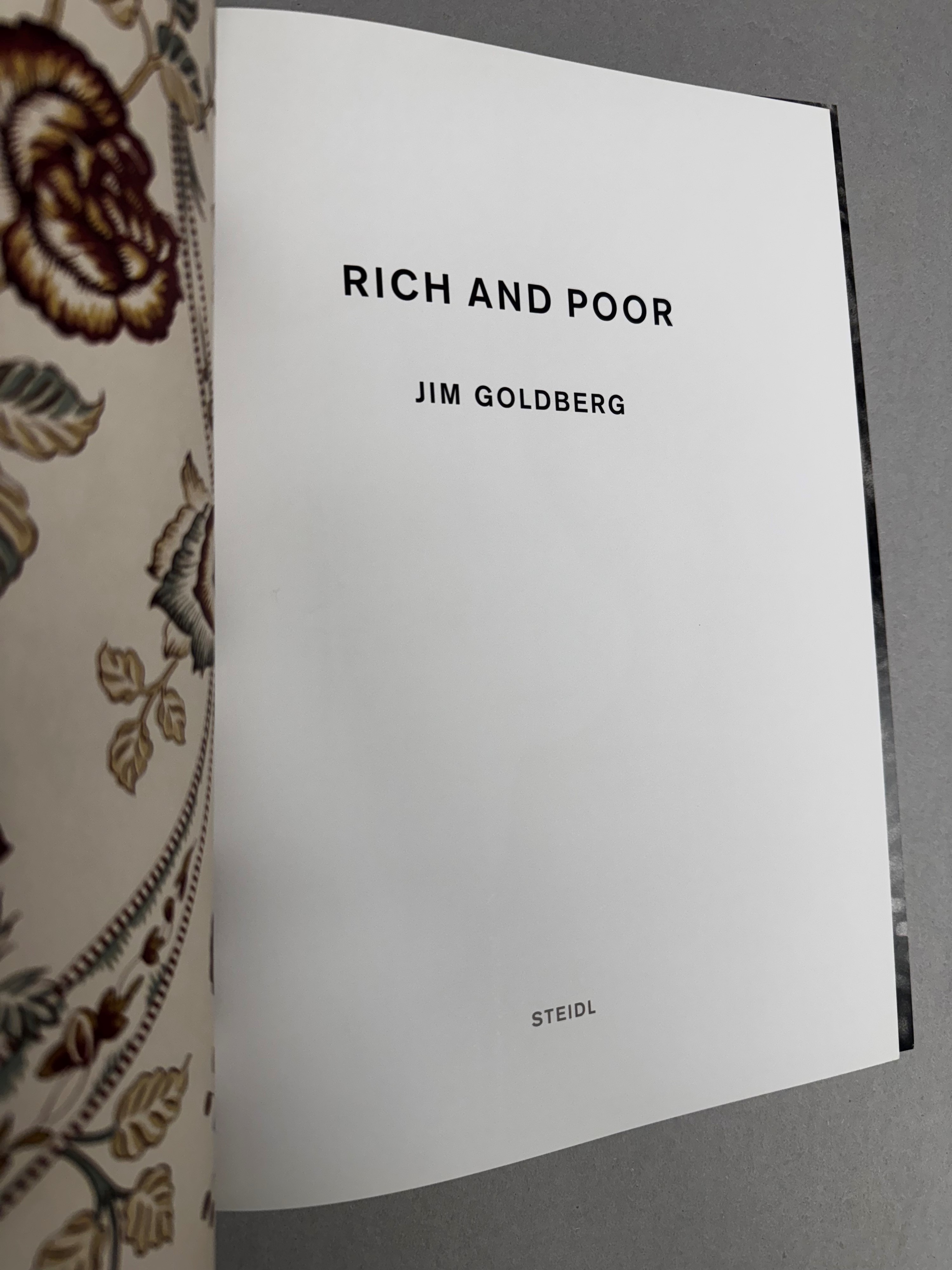 Libro - “Rich and Poor”