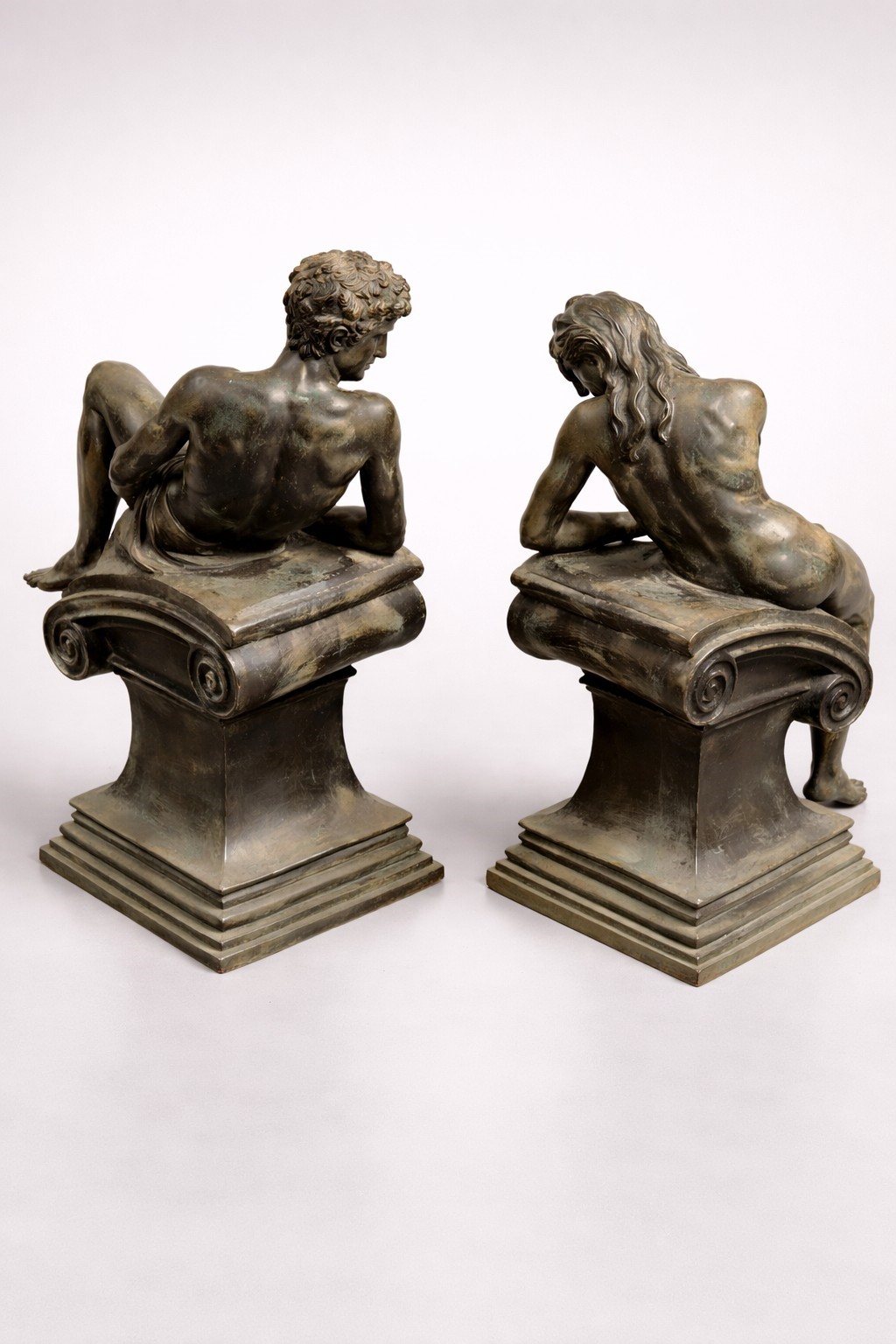 Auguste Moreau - Coppia di sculture in bronzo a patina verde