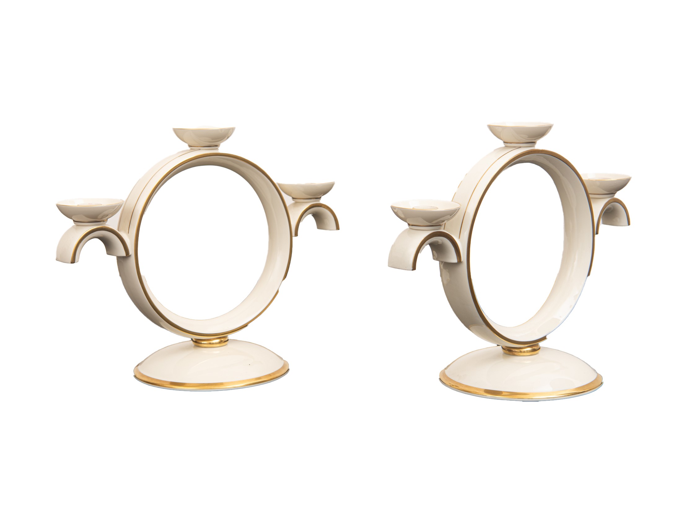 Rosenthal, Coppia di candelabri in porcellana bianca con profili in oro zecchino