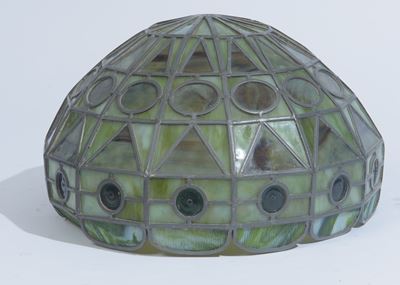 Paralume nello stile di Tiffany Studios, vetro verde chiaro, XX secolo
