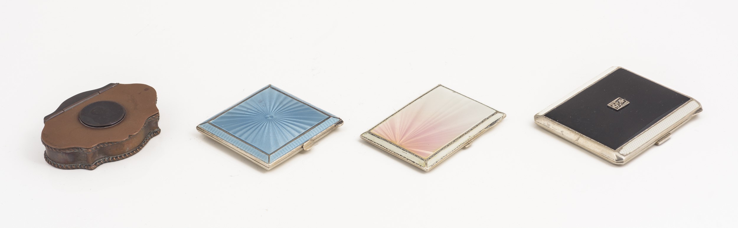 Set di sei contenitori in argento