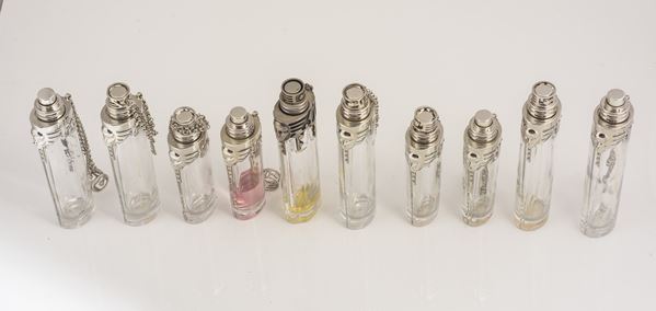 Dieci flaconi porta profumo