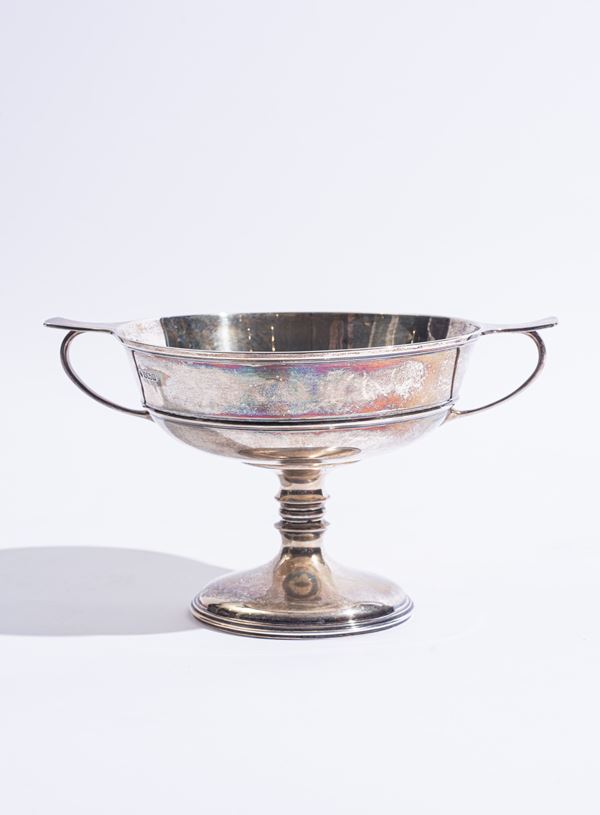 Coppa a doppia ansa in argento