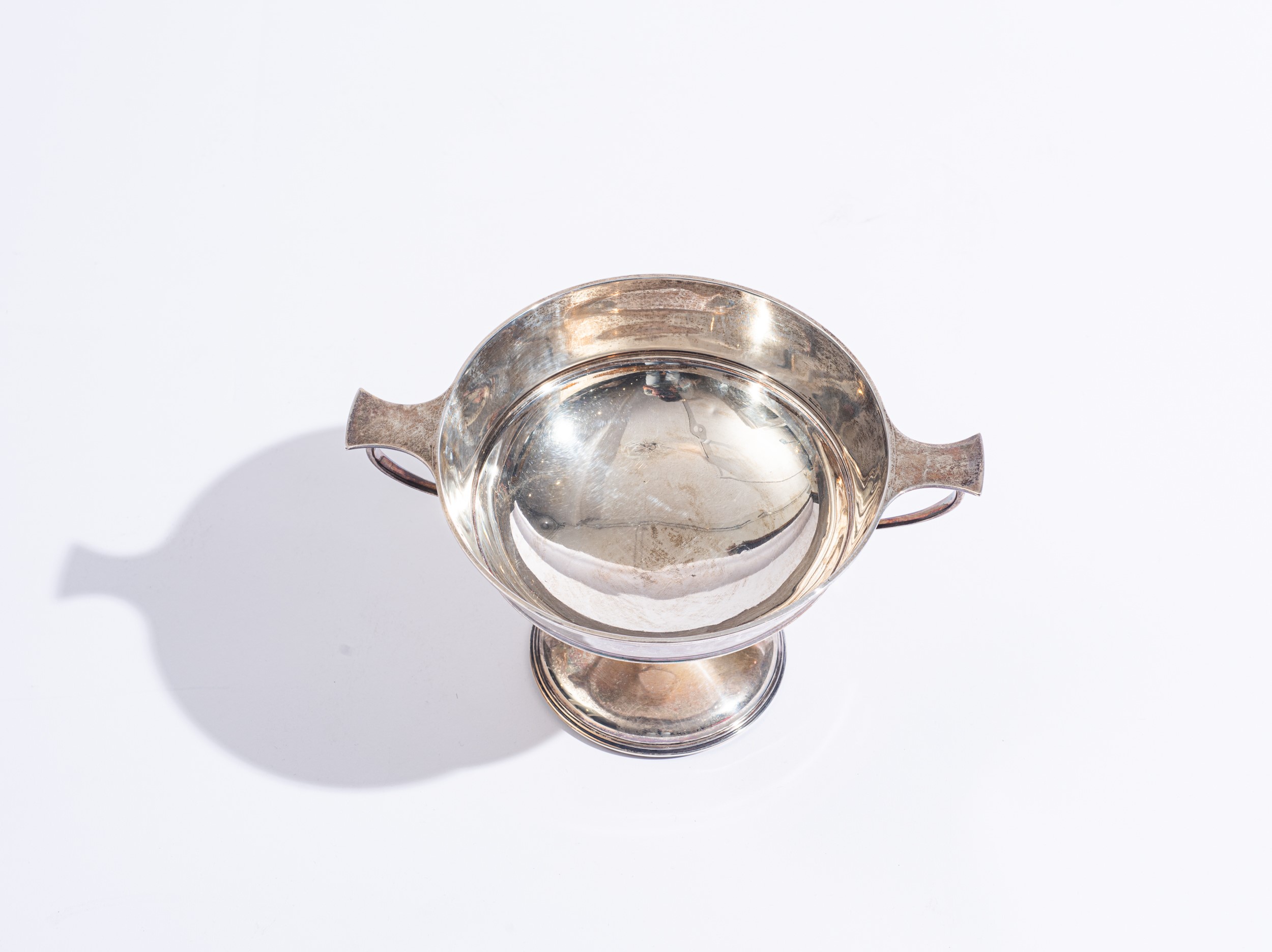 Coppa a doppia ansa in argento