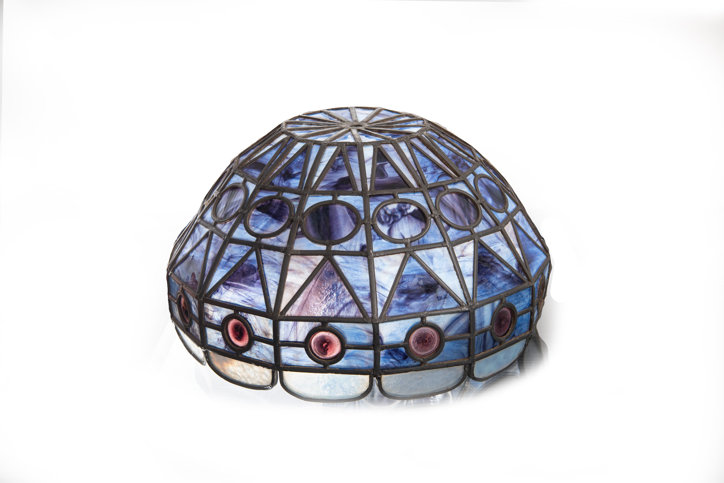 Paralume in stile Tiffany Studios, vetro, dimensioni 30 x 50 cm, XX secolo