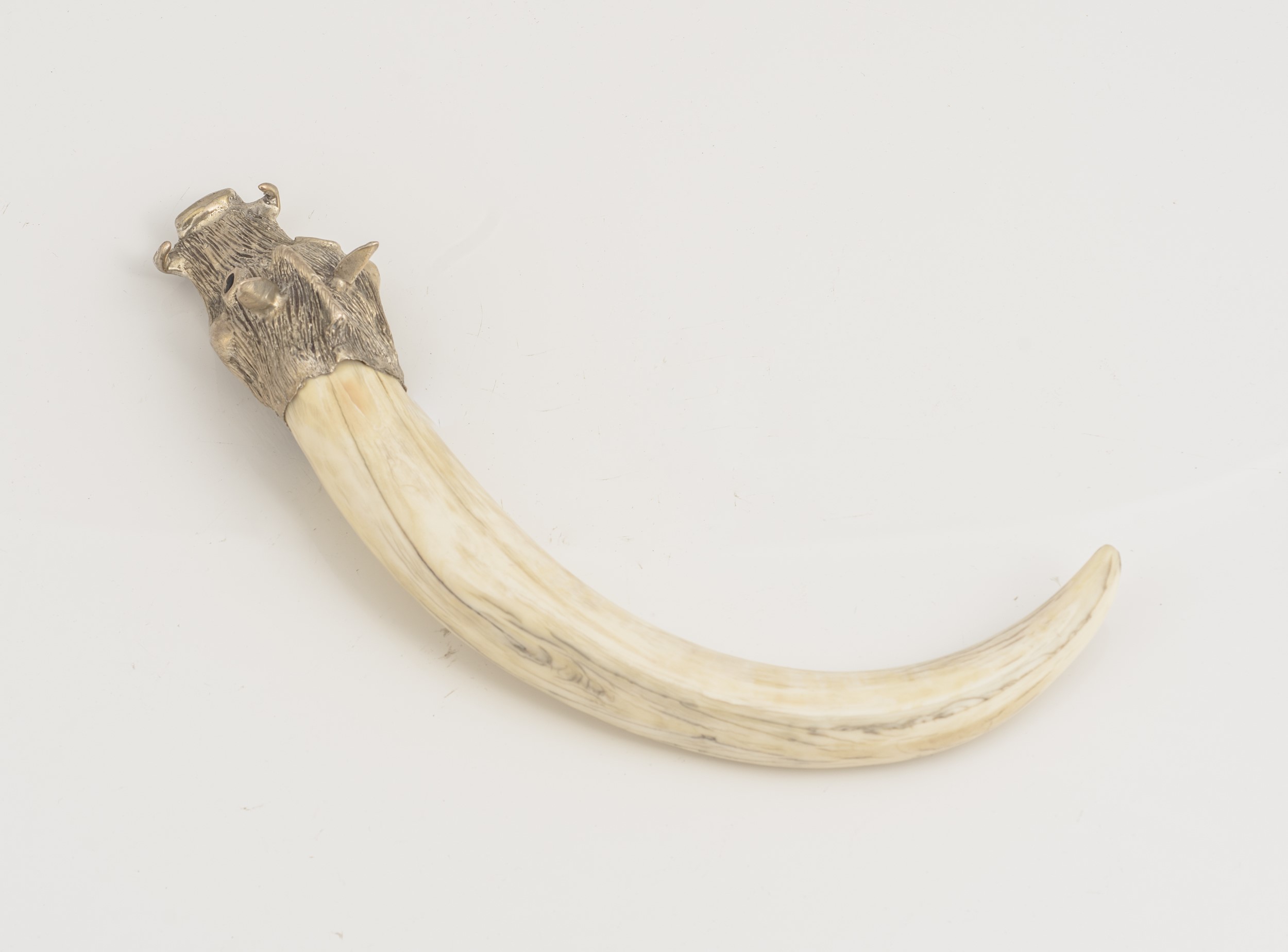 Fermacarte a forma di cinghiale, metallo argentato e osso