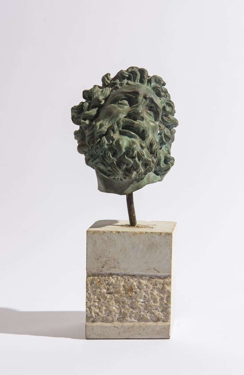 Scultura mitologica, bronzo a patina verde su basamento in pietra