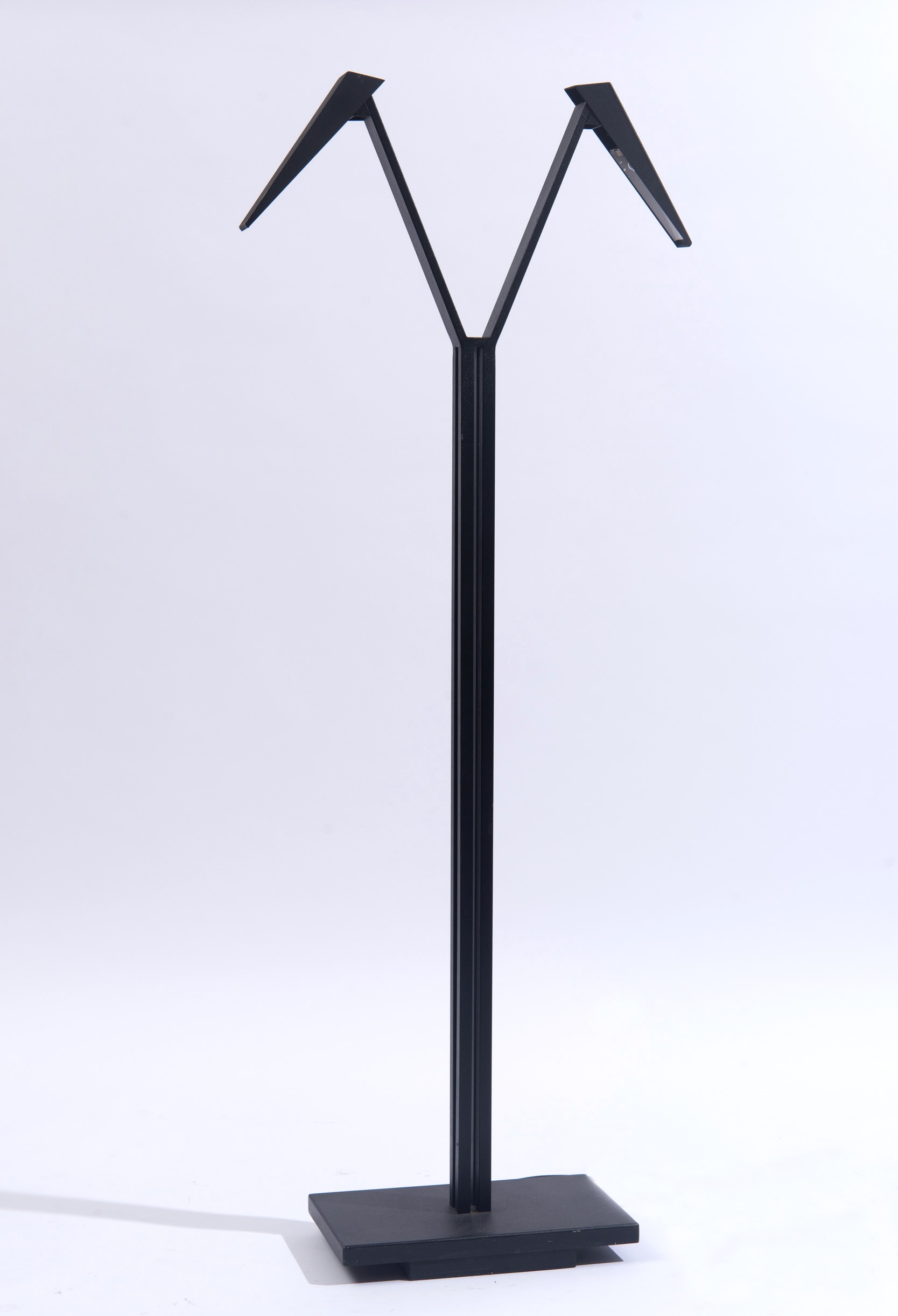 Roberto Marcatti - Lampada da terra mod. 'Zeus', metallo verniciato nero