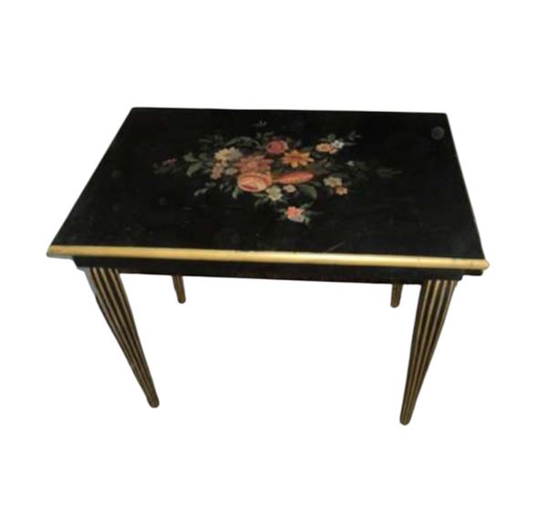 Tavolino in legno ebanizzato