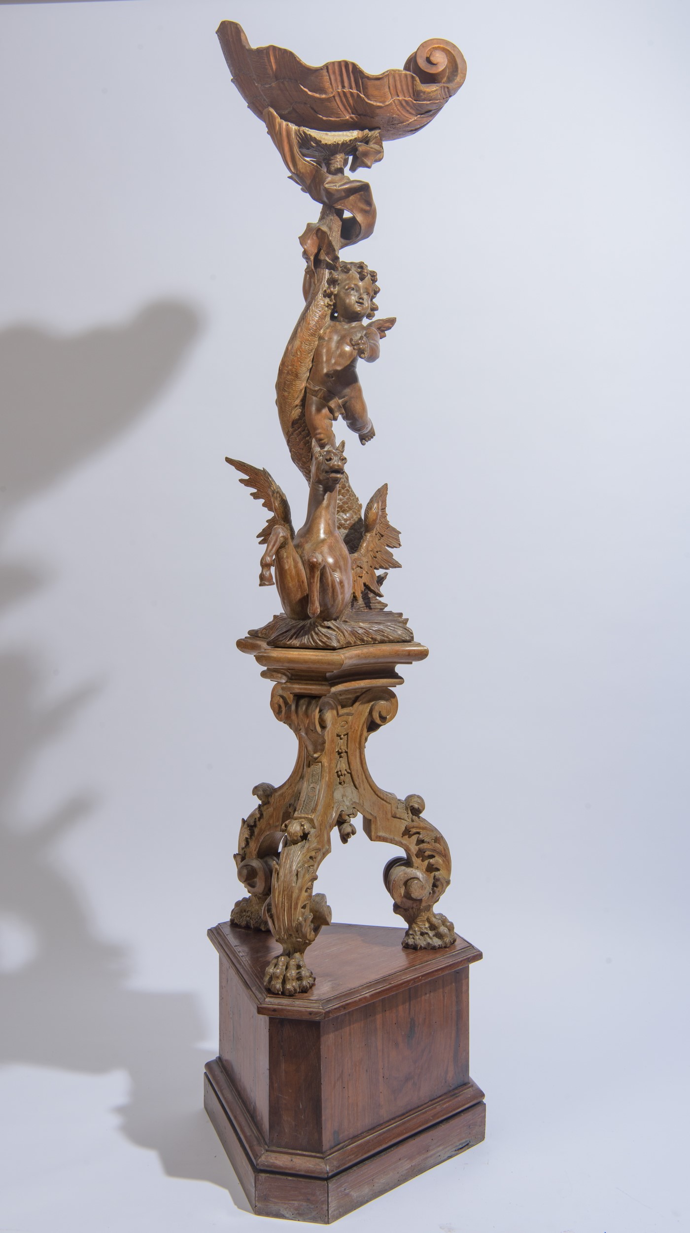 Scultura lignea, Putto su cavallo alato