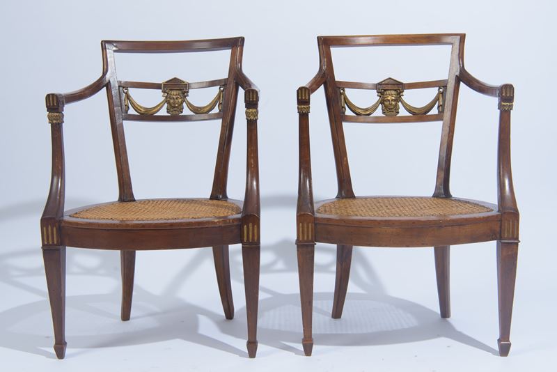 Poltroncine, legno di noce con lumeggiature dorate, Toscana, prima metà XIX secolo