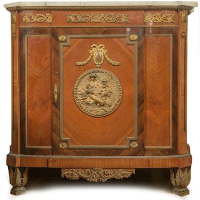 Credenza in legno di palissandro ed ebano rosa con applicazioni in bronzo dorato e piano in marmo...