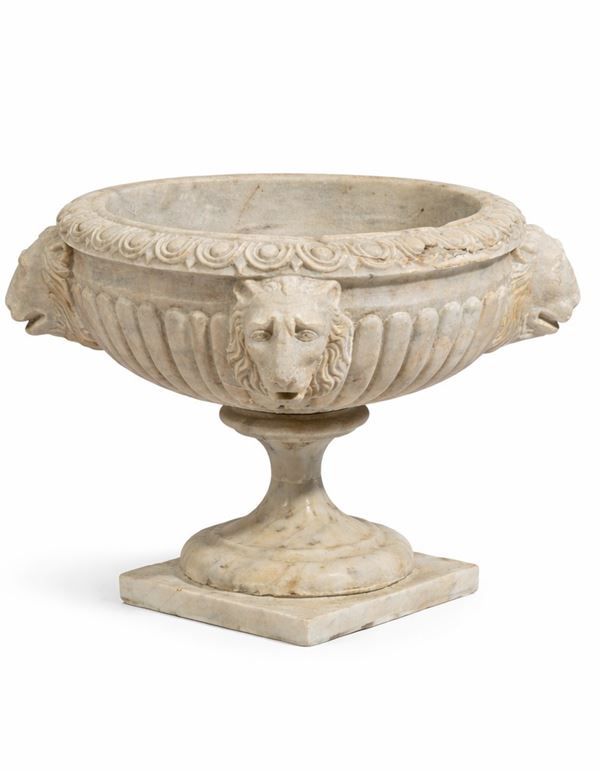 Vasca ornamentale con protomi leonine  (Italia, fine XVIII - inizio XIX secolo)  - Asta Fine Art - DAMS Casa d'Aste
