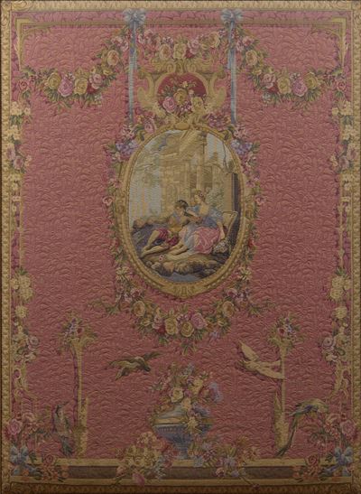 Arazzo Aubusson, decorazioni floreali e medaglione centrale con figure di bagnanti