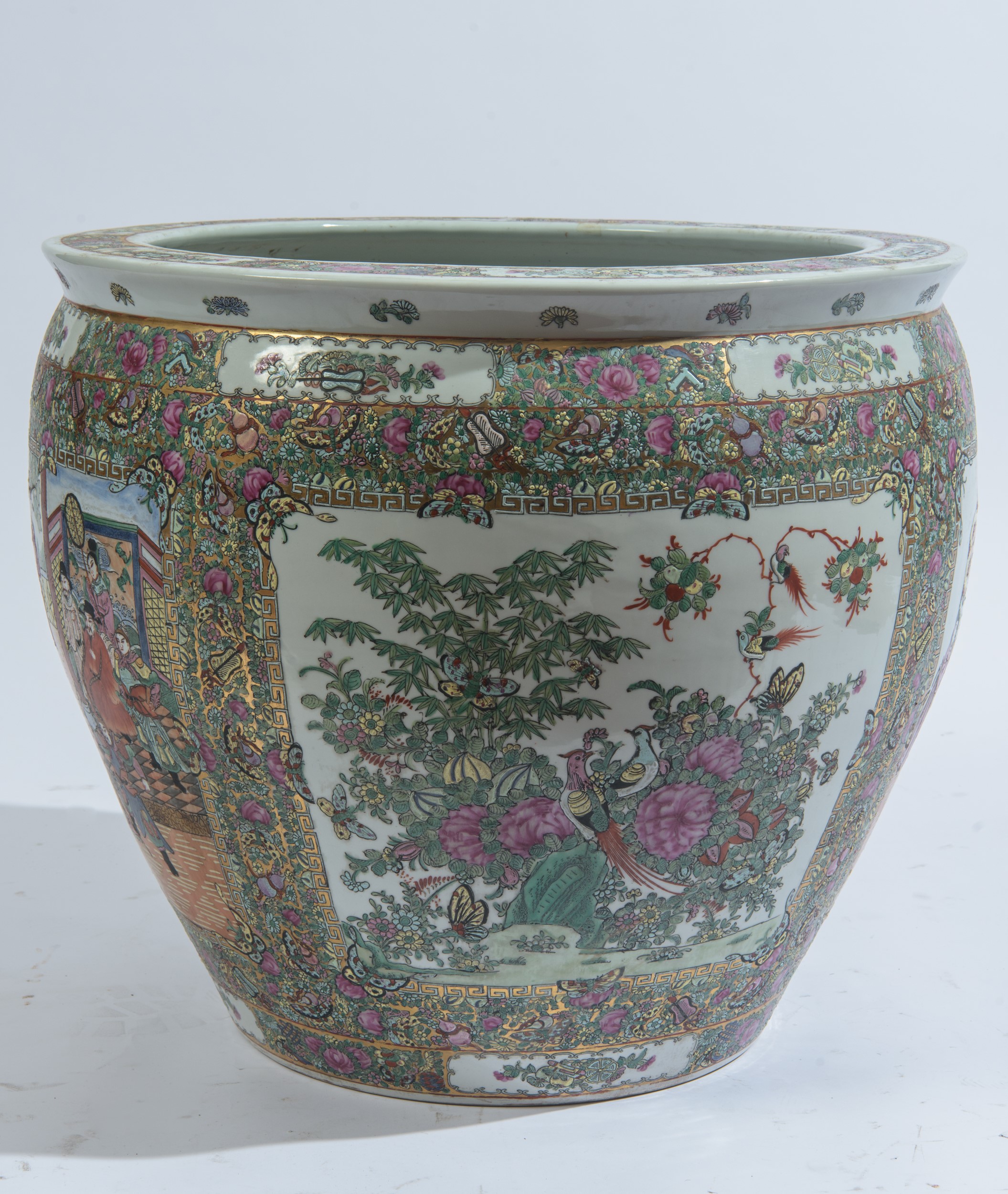 Cina, Dinastia Qing, Grande cache-pot in porcellana policroma