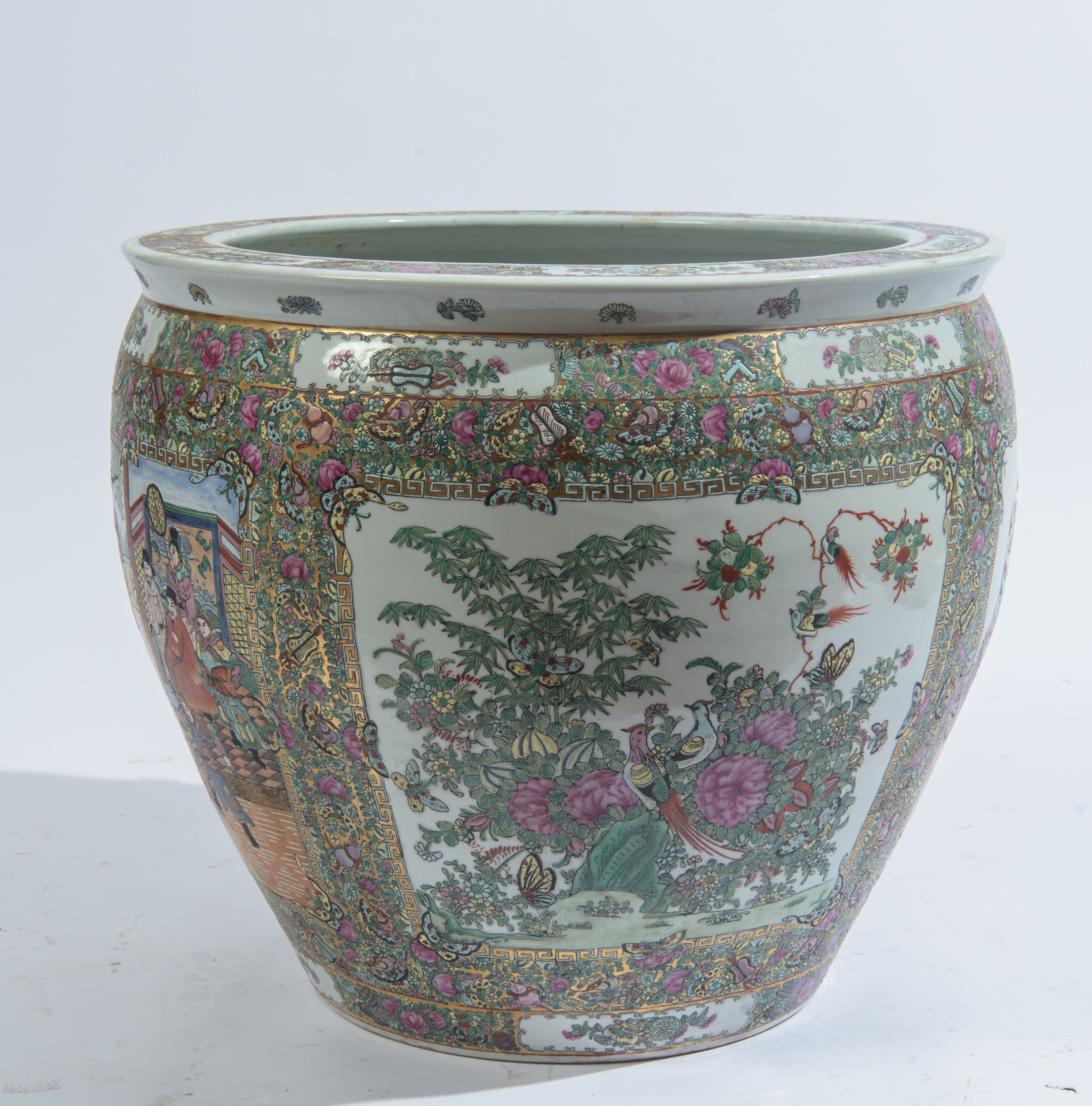 Cina, Dinastia Qing, Grande cache-pot in porcellana policroma