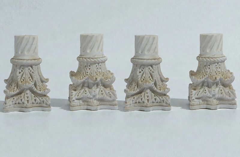 Capitelli in marmo bianco, Italia, inizio XX secolo