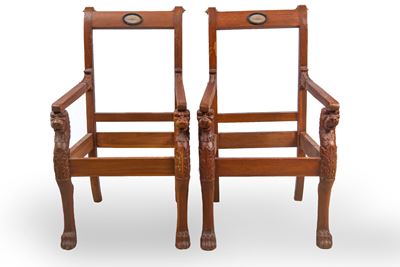 Poltrone in mogano, coppia con applicazioni in bronzo dorato e specchiature in alabastro oriental...