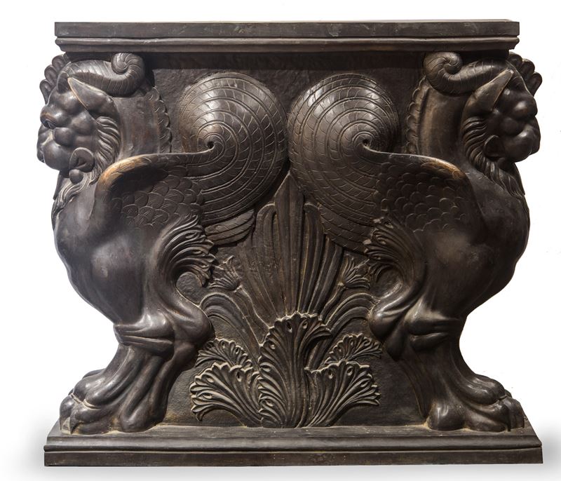 Coppia di monumentali trapezofori