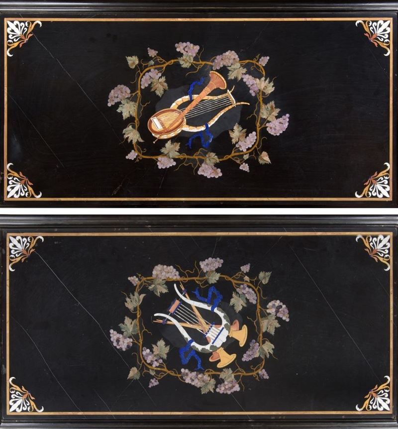 Coppia di piani in commesso di pietre dure